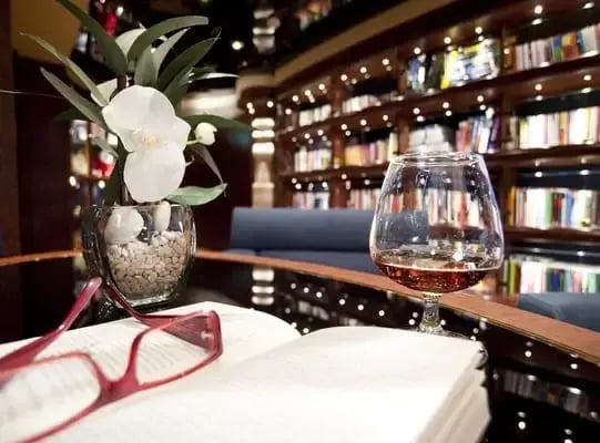 Library - MSC Splendida - 541x400 (1)