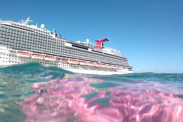 Carnival Cruise Ship in Grand Turk, Turks and Caicos | by jonathan leonardo 600x400