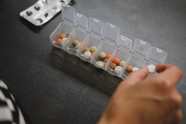 Pills dispenser | By Laurynas Mereckas 600x400