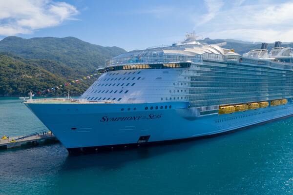 Symphony of the Seas in Labadee Cruise Ship Docks, RD 15, Haiti | by  Fernando Jorge 600x400