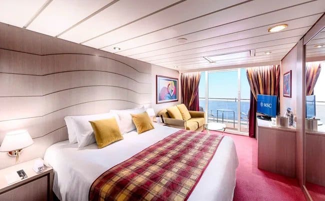 Suite onboard the MSC Sinfonia - MSC Cruises