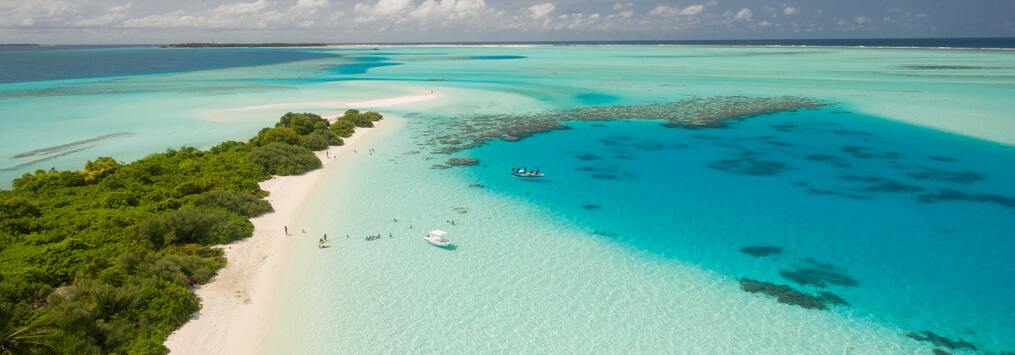 Pomene Island, Mozambique 1015x355 | Ishan @seefromthesky