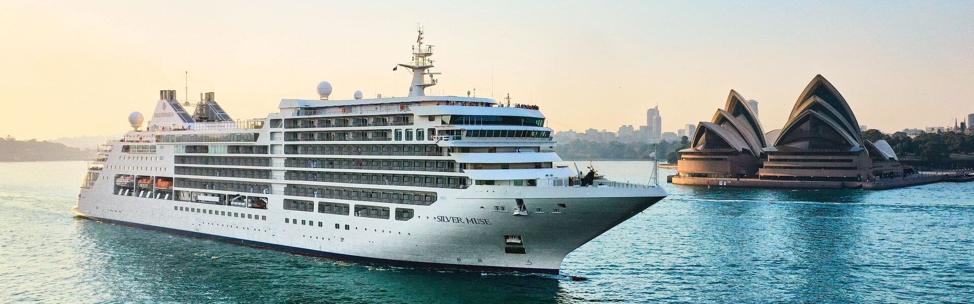 Silver Muse - Silver Muse getting to the Sydney Harbour - Hero Image Silver Muse - Silver Muse getting to the Sydney Harbour - Hero Image