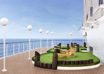 MSC Armonia, minigolf