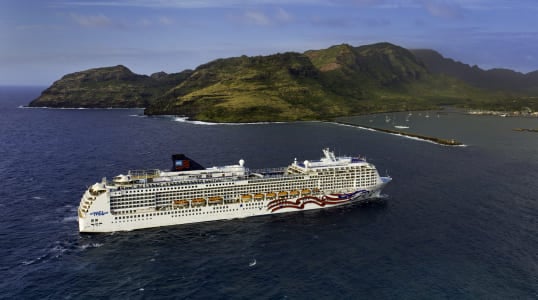 Pride of America in Hawaii