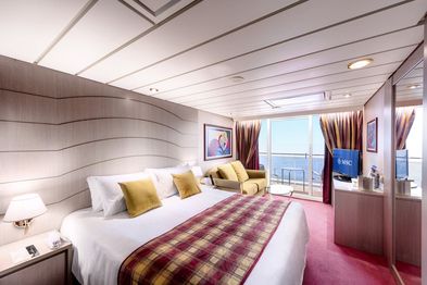 MSC Lirica Suite 393x262