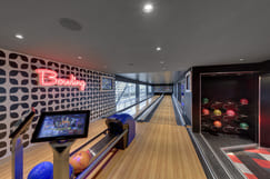 MSC Grandiosa, bowling | 243 x 161 px