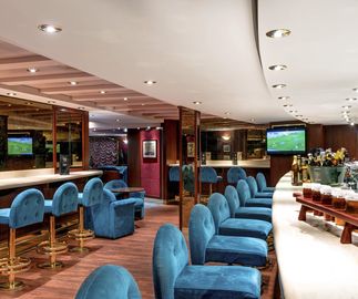 MSC Lirica, Lord Nelson Pub 323x270