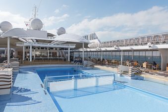 MSC Lirica, Pool 339x226