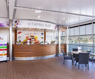 MSC Lirica, Vitamine Bar 323x270