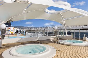 MSC Lirica, Whirlpool Bath 339x226