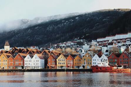 Bergen, Norway by Mao Yuqing 446x298